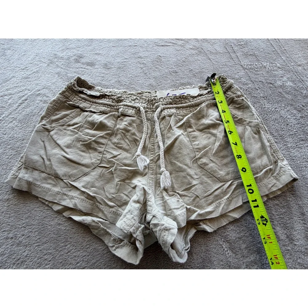 Cali 1850 Shorts Womens Medium Tan Smocked Waist Rope Drawstring